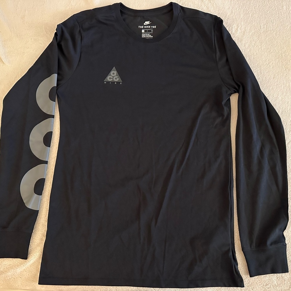 Nike ACG Long Sleeve T-Shirt Size S AQ3953-013